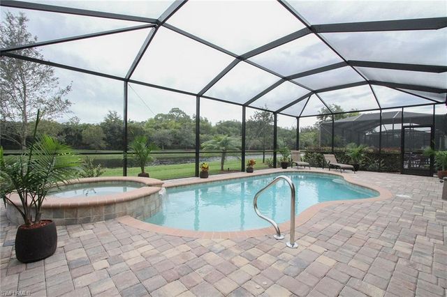 3122 Aviamar CIR, Naples, FL 34114