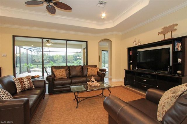 3122 Aviamar CIR, Naples, FL 34114