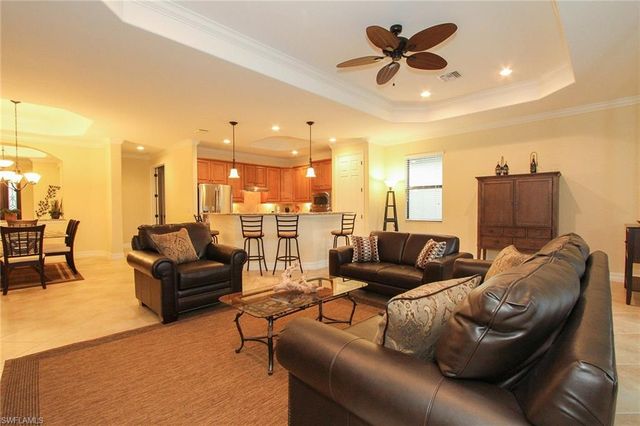 3122 Aviamar CIR, Naples, FL 34114