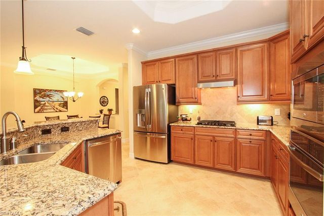 3122 Aviamar CIR, Naples, FL 34114