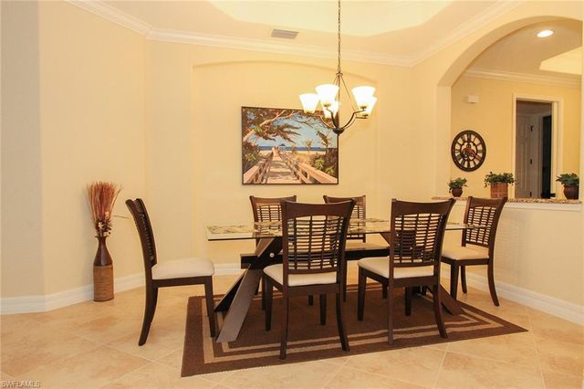 3122 Aviamar CIR, Naples, FL 34114
