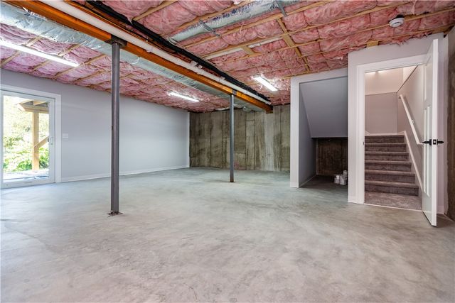 345 Nausauket Road, Warwick, RI 02886