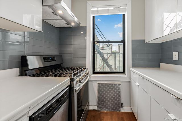 77 Bronx River Road 5H, Yonkers, NY 10704