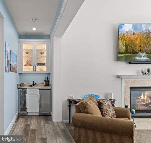 1090 RIDGE AVE, Manahawkin, NJ 08050