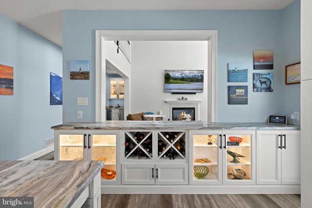 1090 RIDGE AVE, Manahawkin, NJ 08050