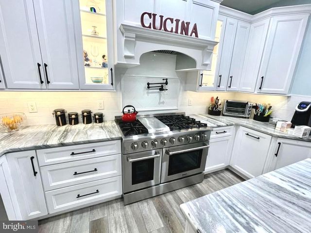 1090 RIDGE AVE, Manahawkin, NJ 08050