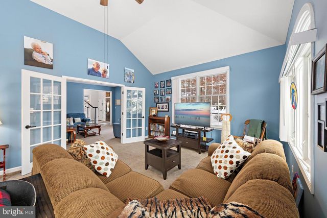 1090 RIDGE AVE, Manahawkin, NJ 08050