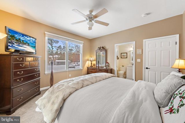 1090 RIDGE AVE, Manahawkin, NJ 08050