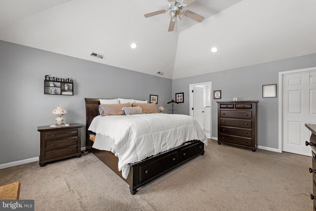 1090 RIDGE AVE, Manahawkin, NJ 08050