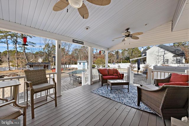 1090 RIDGE AVE, Manahawkin, NJ 08050