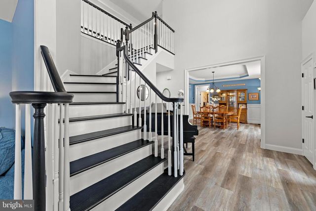 1090 RIDGE AVE, Manahawkin, NJ 08050