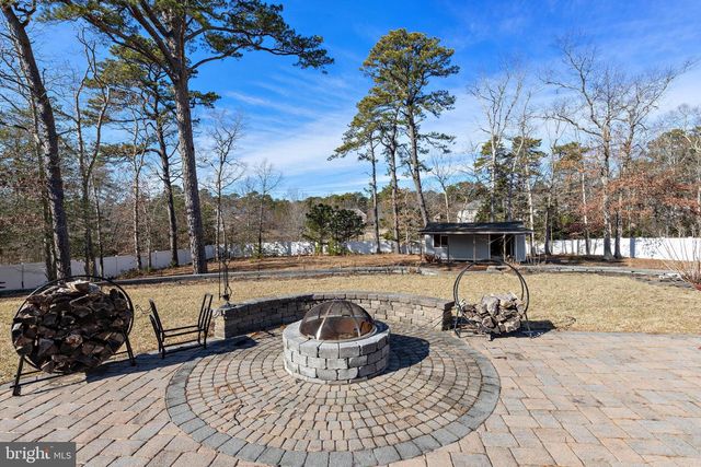 1090 RIDGE AVE, Manahawkin, NJ 08050