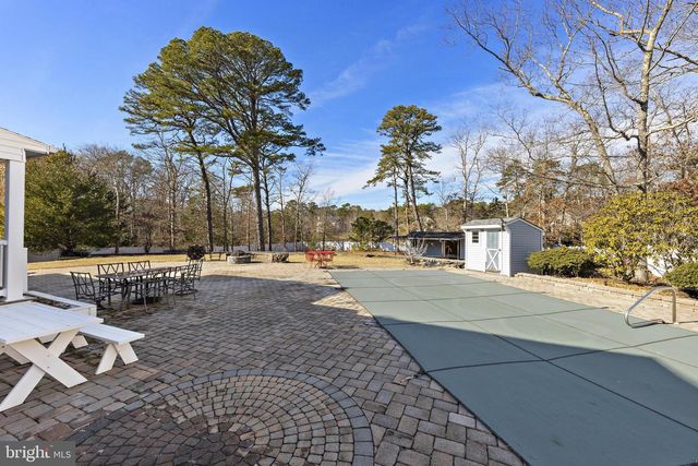 1090 RIDGE AVE, Manahawkin, NJ 08050