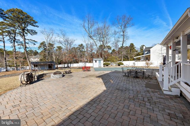 1090 RIDGE AVE, Manahawkin, NJ 08050