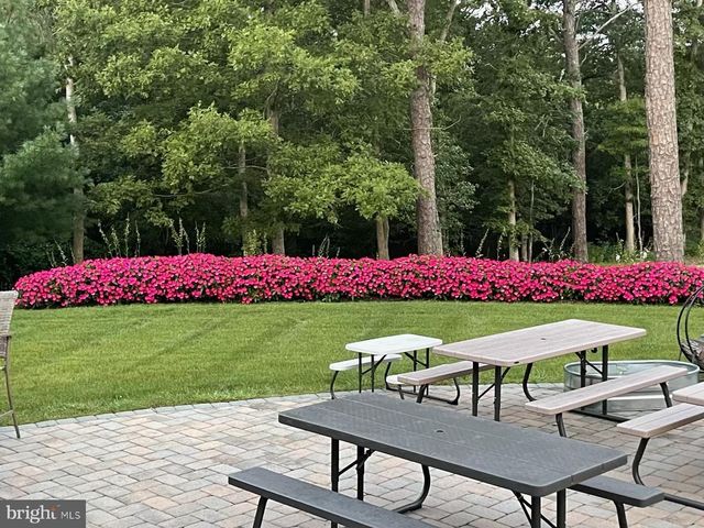 1090 RIDGE AVE, Manahawkin, NJ 08050