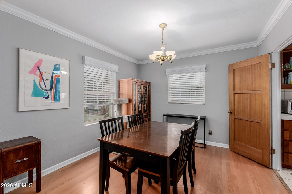 Image 12 of property listing at 521 W WILSHIRE Drive, Phoenix, AZ 85003