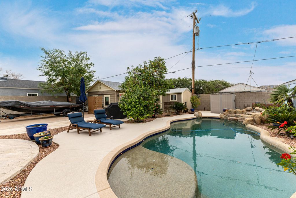 Image 29 of property listing at 521 W WILSHIRE Drive, Phoenix, AZ 85003