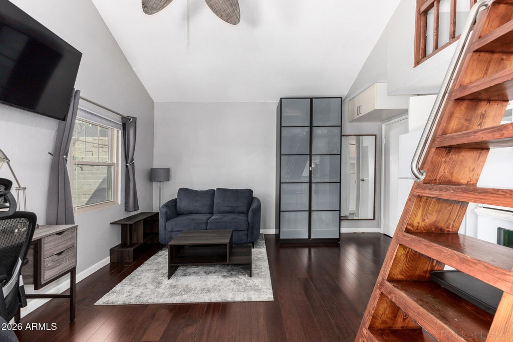 Image 39 of property listing at 521 W WILSHIRE Drive, Phoenix, AZ 85003