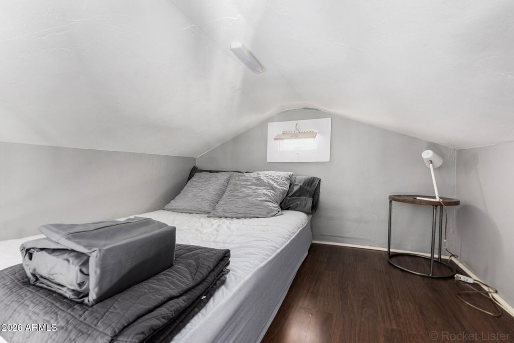 Image 42 of property listing at 521 W WILSHIRE Drive, Phoenix, AZ 85003