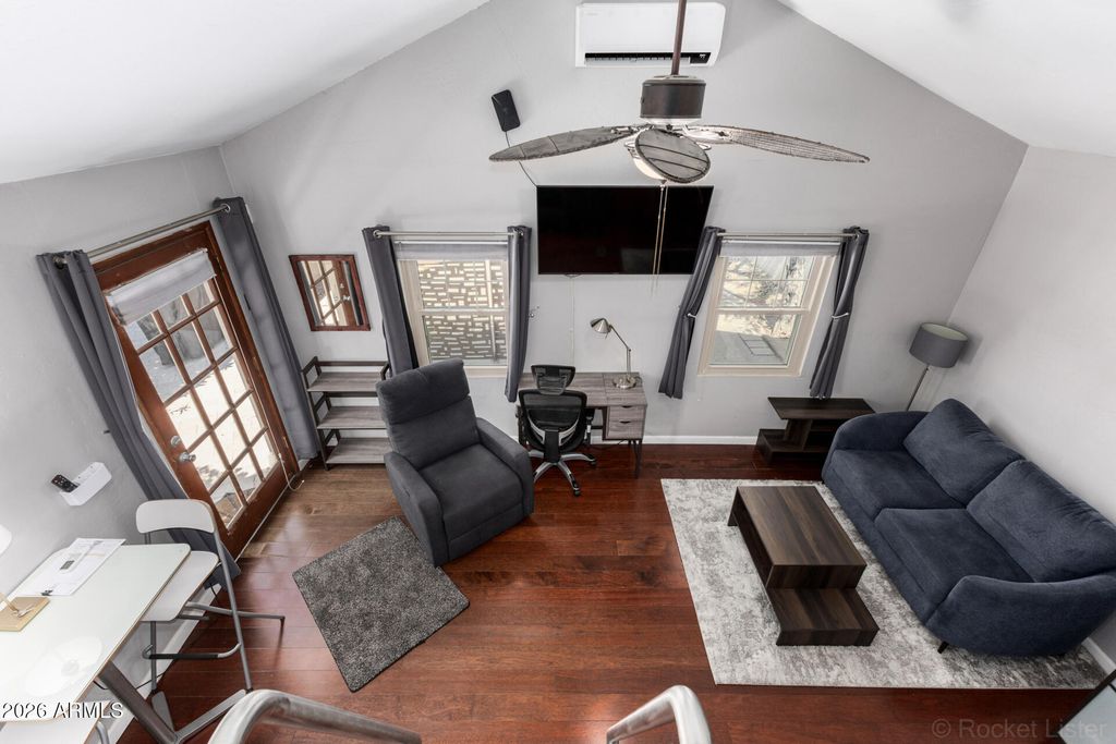 Image 44 of property listing at 521 W WILSHIRE Drive, Phoenix, AZ 85003