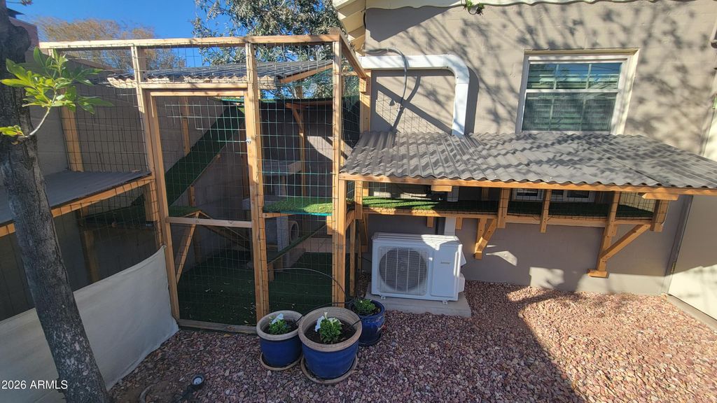 Image 47 of property listing at 521 W WILSHIRE Drive, Phoenix, AZ 85003