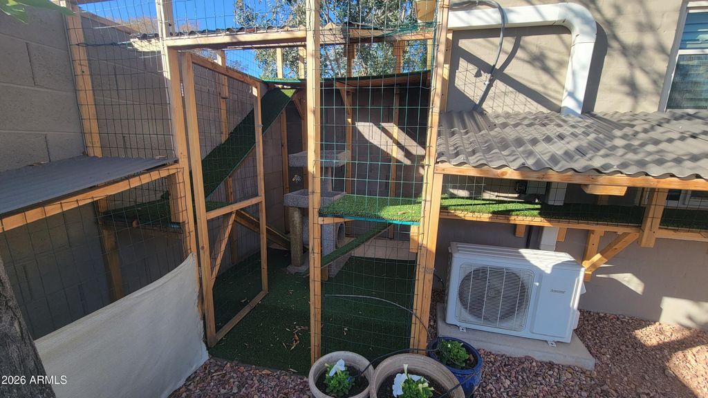 Image 48 of property listing at 521 W WILSHIRE Drive, Phoenix, AZ 85003