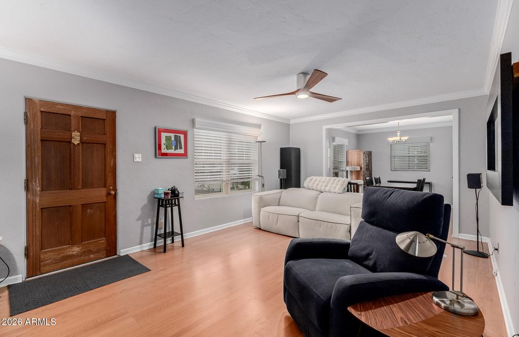 Image 9 of property listing at 521 W WILSHIRE Drive, Phoenix, AZ 85003