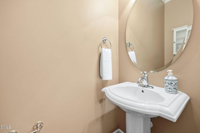 227 Kenmont Drive, Holly Springs, NC 27540