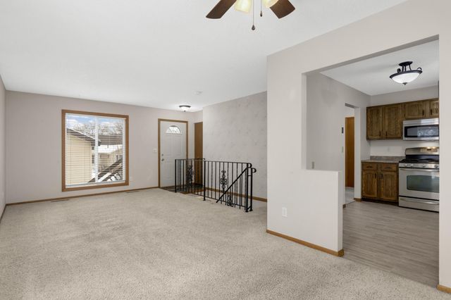 3558 Pilgrim Lane N, Plymouth, MN 55441