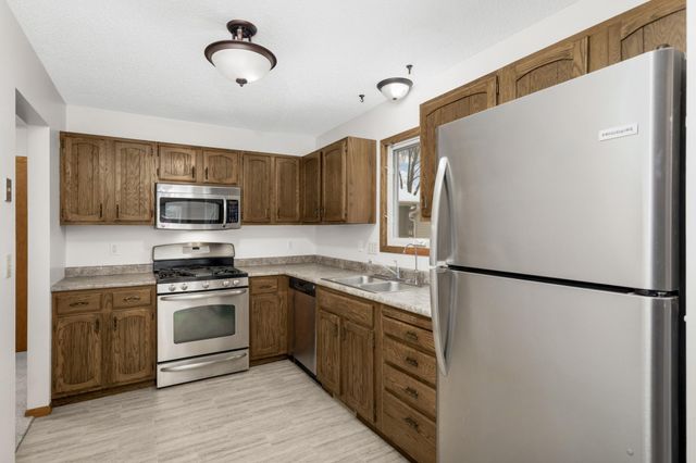 3558 Pilgrim Lane N, Plymouth, MN 55441