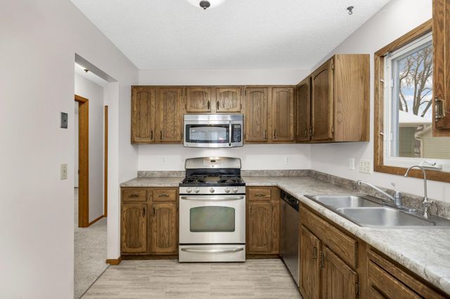 3558 Pilgrim Lane N, Plymouth, MN 55441