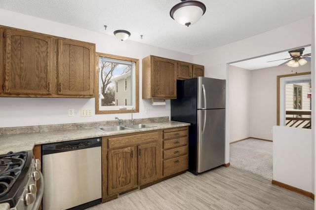 3558 Pilgrim Lane N, Plymouth, MN 55441