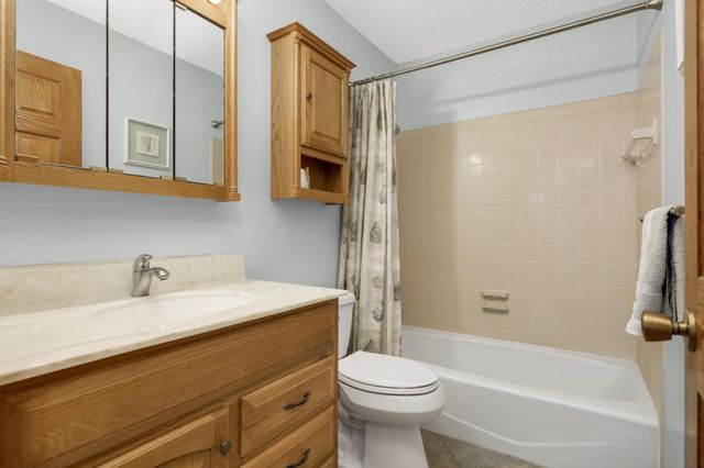 3558 Pilgrim Lane N, Plymouth, MN 55441