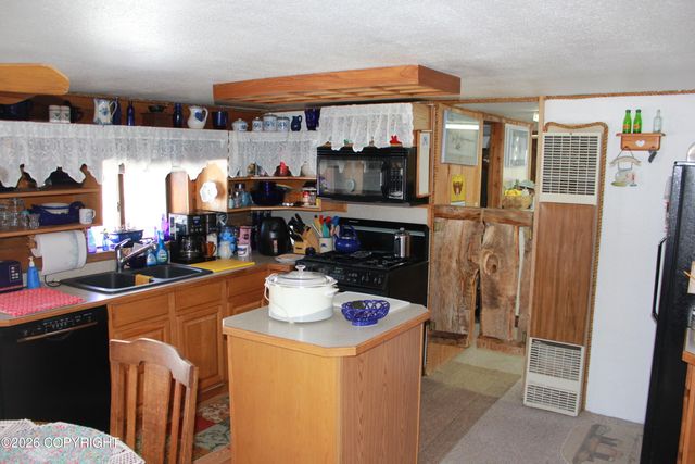 9911 N Runyon Circle, Palmer, AK 99645