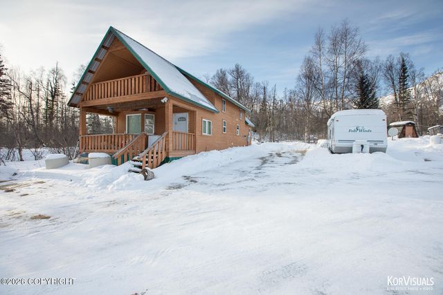 9911 N Runyon Circle, Palmer, AK 99645