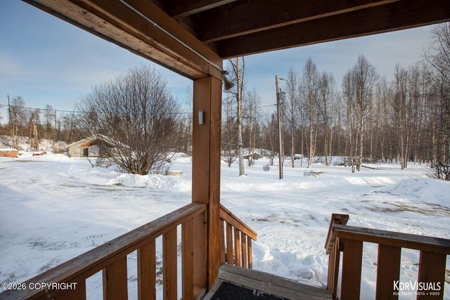9911 N Runyon Circle, Palmer, AK 99645