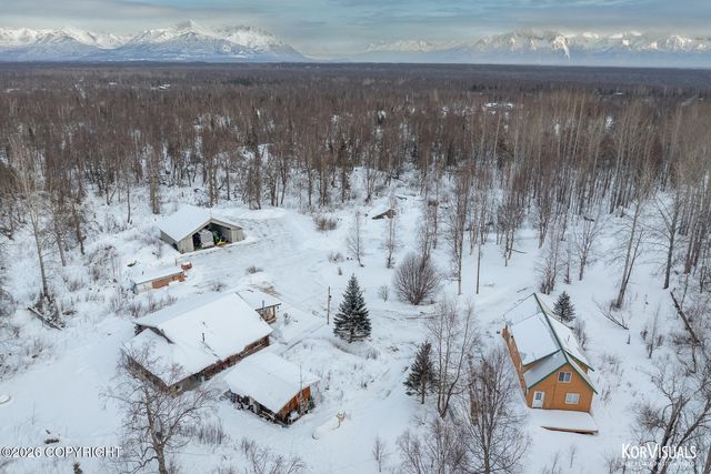 9911 N Runyon Circle, Palmer, AK 99645