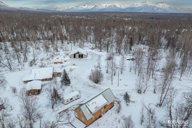 9911 N Runyon Circle, Palmer, AK 99645