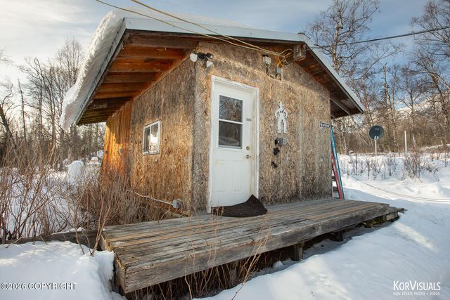9911 N Runyon Circle, Palmer, AK 99645