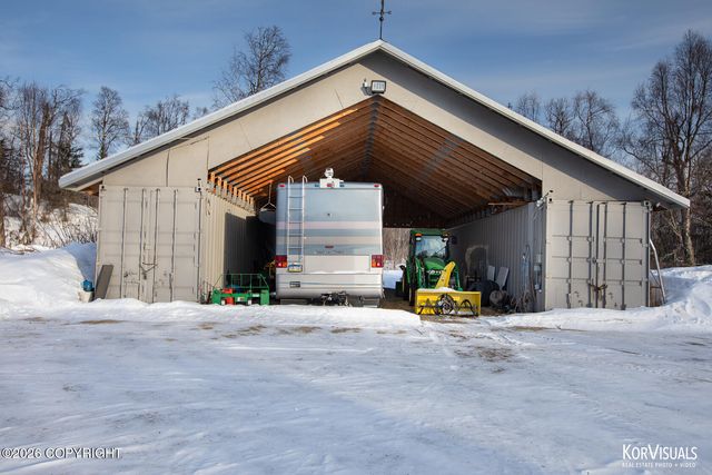 9911 N Runyon Circle, Palmer, AK 99645