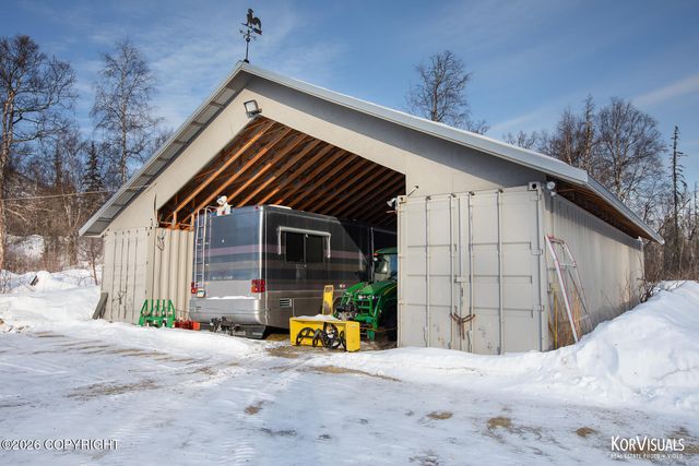 9911 N Runyon Circle, Palmer, AK 99645