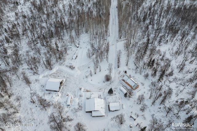 9911 N Runyon Circle, Palmer, AK 99645