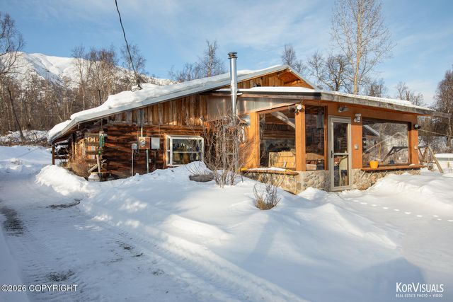 9911 N Runyon Circle, Palmer, AK 99645