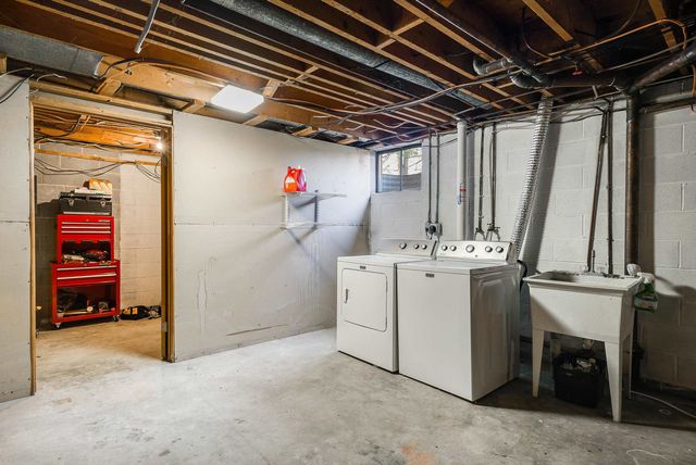 13 RIDGEWOOD DR, Verona, VA 24482