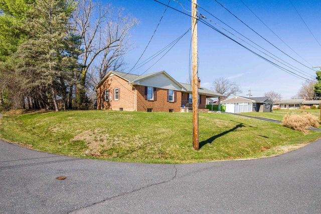 13 RIDGEWOOD DR, Verona, VA 24482