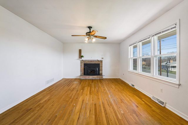 13 RIDGEWOOD DR, Verona, VA 24482