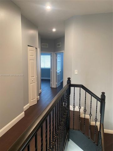 2706 NE 30th Place 2706, Fort Lauderdale, FL 33306