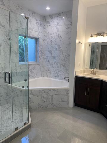 2706 NE 30th Place 2706, Fort Lauderdale, FL 33306