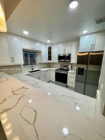 2706 NE 30th Place 2706, Fort Lauderdale, FL 33306