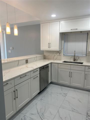 2706 NE 30th Place 2706, Fort Lauderdale, FL 33306